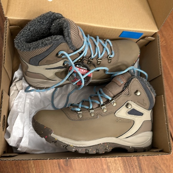 Columbia Women's Newton Ridge Plus Omni Heat Hiking, 9 - Picture 9 of 9